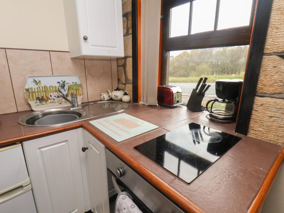 Cow Byre Cottage 휫비 외부 사진