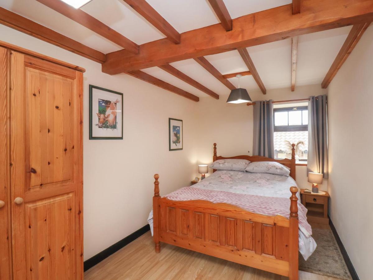 Cow Byre Cottage 휫비 외부 사진
