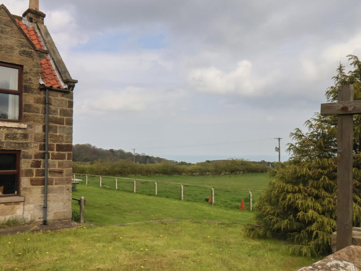 Cow Byre Cottage 휫비 외부 사진