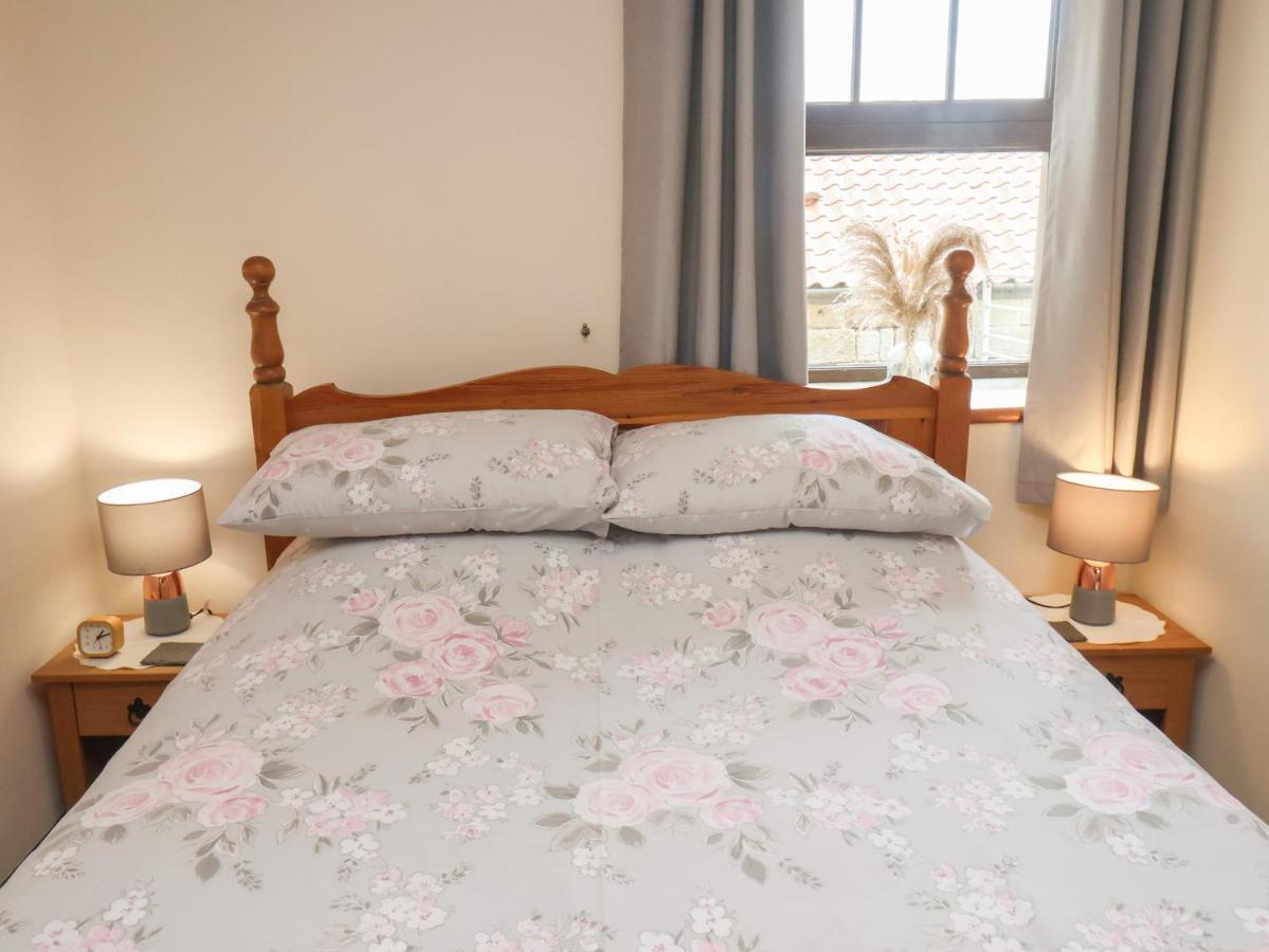 Cow Byre Cottage 휫비 외부 사진